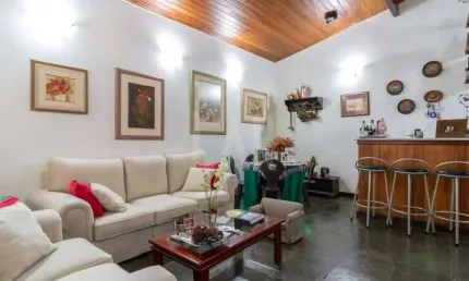 Casa à venda, 8 quartos, 1 suíte, 4 vagas, Santo Antônio - Belo Horizonte/MG