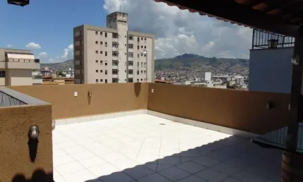 Cobertura à venda, 3 quartos, 1 suíte, 2 vagas, Sagrada Família - Belo Horizonte/MG