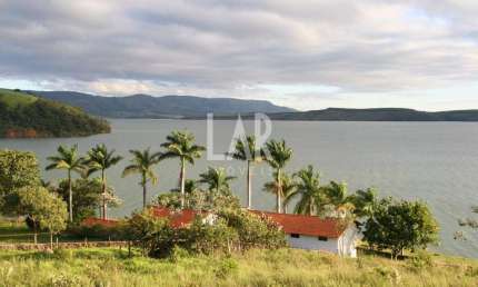 Fazenda - Sítio à venda, 3 quartos, Centro - Guapé/MG