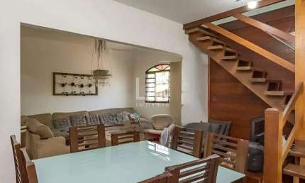 Casa à venda, 5 quartos, 1 suíte, 5 vagas, Cinqüentenário - Belo Horizonte/MG