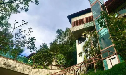 Casa em Condomínio à venda, 3 quartos, 1 suíte, 6 vagas, Vila Del Rey - Nova Lima/MG