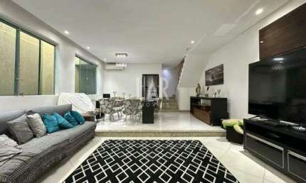 Casa Geminada à venda, 4 quartos, 1 suíte, 4 vagas, Castelo - Belo Horizonte/MG