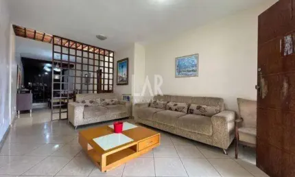 Casa à venda, 5 quartos, 3 suítes, 2 vagas, Sagrada Família - Belo Horizonte/MG