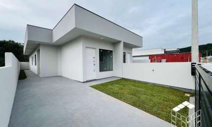 Casa com 3 quartos à venda na Maria Saturnina De Jesus, 125, Forquilhas, São José por R$ 450.000
