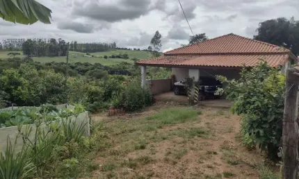 Chácara para Venda em Caldas, Condomínio Beija Flor, 3 dormitórios, 1 suíte, 1 banheiro, 2 vagas