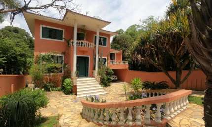 Casa para Venda em Poços de Caldas, Bianuce, 4 dormitórios, 1 suíte, 3 banheiros, 4 vagas