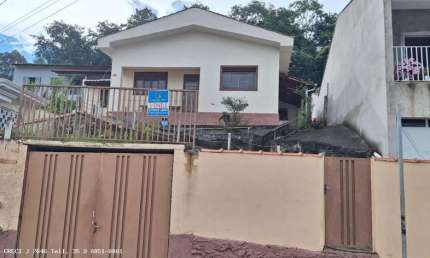 Casa para Venda em Caldas, Olaria, 4 dormitórios, 1 banheiro, 1 vaga