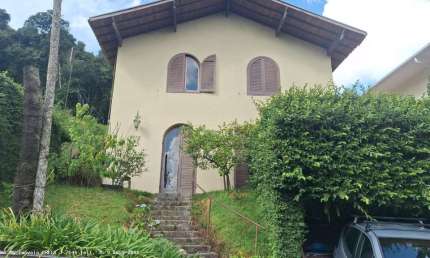 Casa para Venda em Poços de Caldas, Jardim dos Estados, 3 dormitórios, 1 suíte, 2 banheiros, 2 vagas