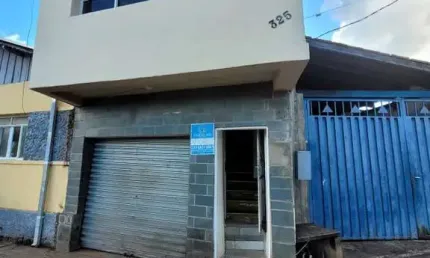 Casa para Venda em Caldas, Centro, 4 dormitórios, 1 suíte, 2 banheiros
