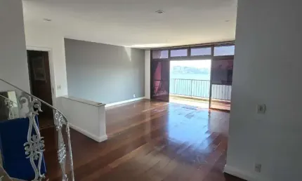 Cobertura com vista deslumbrante da praia de Icaraí