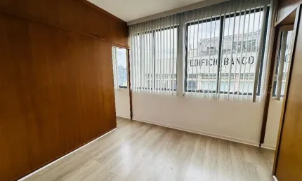 Conjunto comercial Recepção 2 Salas com 2 Banheiros no Centro