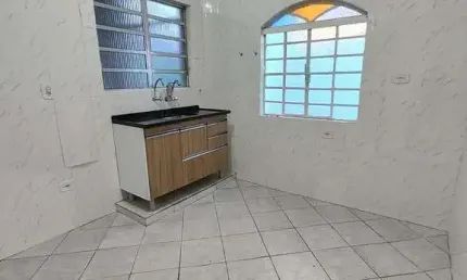 Casa com 2 quartos para alugar no Jardim Maria Rosa, Taboão da Serra 