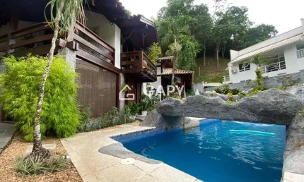 Casa de Luxo em Condomínio – Itaipu/Niterói – por R$: 2.500.000,00
