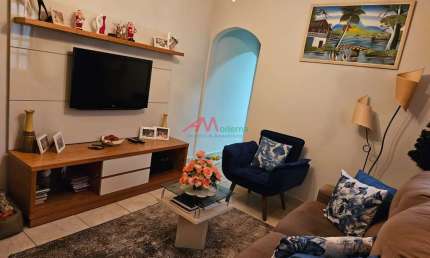 Excelente casa em uma rua tranquila no bairro Pauliceia. Possui 3 dormitórios , 1 banheiro social, sala de estar, sala de jantar, cozinha ampla com armários planejados, 1 ótima área de serviço, espaço