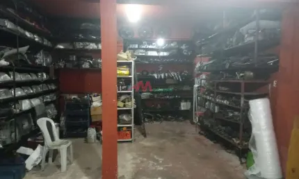 Excelente Salão Comercial, localizado em uma das ruas mais privilegiadas do bairro Pauliceia, o salão possui 175m², com 1 banheiro completo ideal para seu comércio Não perca tempo e agende uma visita 