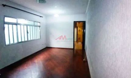 Esta casa de 165 m², bem localizada, é perfeita para quem busca conforto e praticidade. confira os detalhes:  dormitórios: três, sendo uma suíte. banheiros: dois no total, mais uma suíte adicional nos