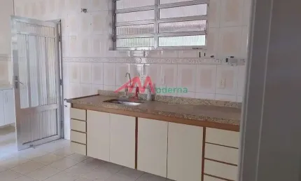 enda de Casa Térrea no Jardim Paramont - São Bernardo do Campo  Descrição do Imóvel:  Área Total: 163 m² Dormitórios: 3 (sendo 1 suíte) Sala: Ampla e confortável Cozinha: Grande, ideal para quem gosta