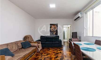 Apartamento com 3 quartos à venda na Avenida Cristóvão Colombo, 1323, Floresta, Porto Alegre por R$ 468.000
