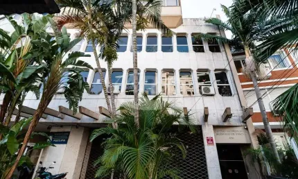Sala comercial à venda na Rua Vinte e Quatro de Outubro, 850, Moinhos de Vento, Porto Alegre por R$ 270.000