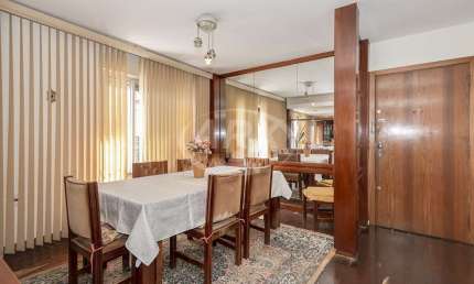 Apartamento com 2 quartos à venda na Rua Eça de Queiroz, 786, Petrópolis, Porto Alegre por R$ 540.000