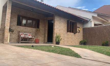 Casa com 2 quartos à venda na Das Grapias, 75, Residencial dos Jardins, Canoas por R$ 470.000