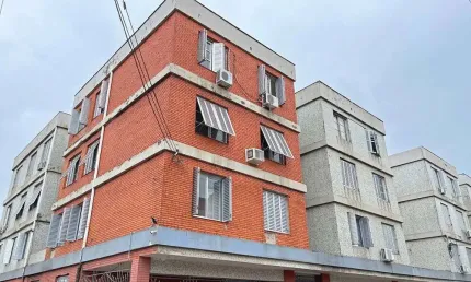 Apartamento com 3 quartos à venda na Rua Coronel Jaime da Costa Pereira, 450, Partenon, Porto Alegre por R$ 240.000