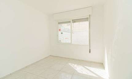 Apartamento com 2 quartos à venda na Rua Lasar Segall, 335, São Sebastião, Porto Alegre por R$ 235.000