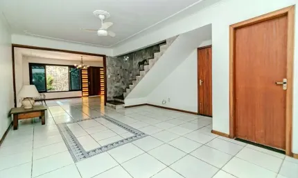 Casa com 4 quartos à venda na Avenida Paul Zivi, 333, Jardim São Pedro, Porto Alegre por R$ 595.000