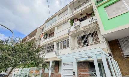 Apartamento com 2 quartos à venda na Rua Santo Antônio, 591, Floresta, Porto Alegre por R$ 310.000