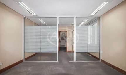 Sala comercial à venda na Avenida Benjamin Constant, 1066, São João, Porto Alegre por R$ 199.000