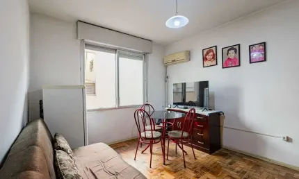 Apartamento com 2 quartos à venda na Avenida João Wallig, 492, Passo da Areia, Porto Alegre por R$ 195.000