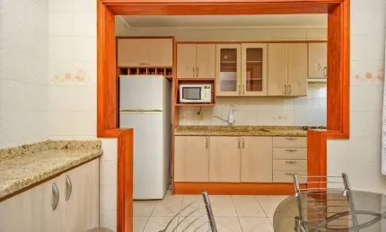 Apartamento com 3 quartos à venda na Avenida Ipiranga, 1175, Praia de Belas, Porto Alegre por R$ 299.000