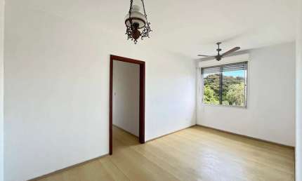 Apartamento com 3 quartos à venda na Rua Diomário Moojen, 150, Cristal, Porto Alegre por R$ 230.000