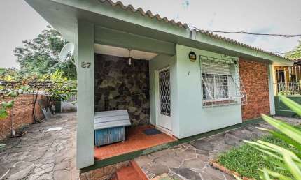 Casa em condomínio fechado com 3 quartos à venda na Acesso das Tulipas, 87, Santa Tereza, Porto Alegre por R$ 383.000