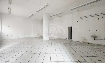 Ponto comercial à venda na Avenida Independência, 88, Centro Histórico, Porto Alegre por R$ 410.000