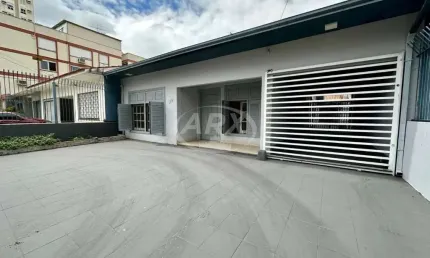 Casa com 3 quartos à venda na Rua Alberto Torres, 100, Centro, Canoas por R$ 890.000
