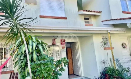 Casa em condomínio fechado com 2 quartos à venda na beija flor, 834, capão novo, capão da canoa por r$ 288.000