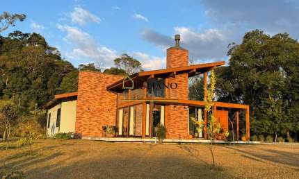 CASA COM À VENDA, em condomínio fechado em Rancho Queimado/SC