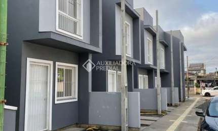 Casa com 2 quartos à venda na Rua Osvaldo Cruz, 436, Vila Silveira Martins, Cachoeirinha, 57 m2 por R$ 299.000