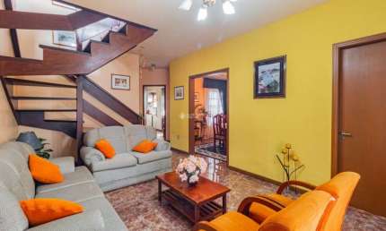 Casa com 4 quartos à venda na VINTE E UM DE ABRIL, 85, Vila Jardim América, Cachoeirinha, 171 m2 por R$ 800.000