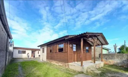 Casa com 2 quartos à venda na Rua Lucio Machado de Oliveira, 994, Vila Elsa, Viamão, 200 m2 por R$ 212.000