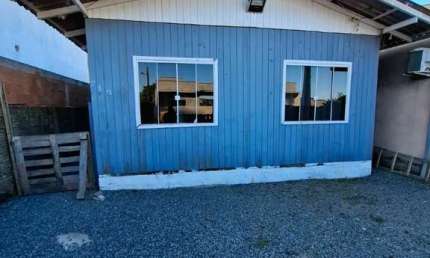 Casa com 2 quartos para alugar na Rua Pero Vaz de Caminha, 710, Quinta dos Açorianos, Barra Velha por R$ 1.500