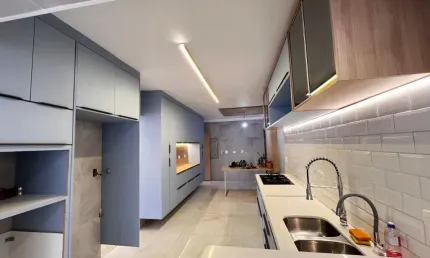 Apartamento de 4 dormitórios 210m²  na Ponta da Praia