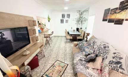 Apartamento de 2 dormitórios 100m² no Embaré com garagem demarcada 470mil
