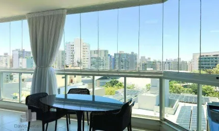 ?Apartamento à Venda no Barro Vermelho, 3 quartos sendo 2 suítes.