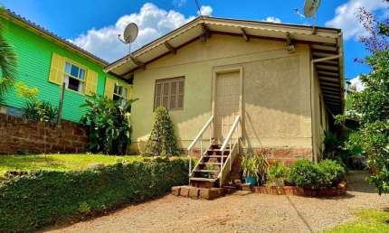 Casa com 3 quartos à venda na Crescêncio Till, 233, Várzea Grande, Gramado, 70 m2 por R$ 530.000