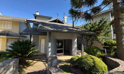 Casa em condomínio fechado com 3 quartos à venda na Bruno Ernesto Riegel, 797, Centro, Gramado, 137 m2 por R$ 1.599.000