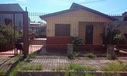 Casa com 2 quartos à venda na Rua Maracanã, 73, Passo das Pedras, Porto Alegre, 117 m2 por R$ 280.000