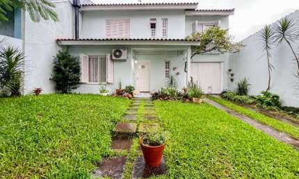 Casa com 3 quartos à venda na Rua Padre Henrique Lenz, 44, Jardim São Pedro, Porto Alegre, 193 m2 por R$ 820.000