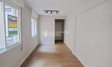 Kitnet / Stúdio à venda na Rua Riachuelo, 547, Centro Histórico, Porto Alegre, 28 m2 por R$ 179.000
